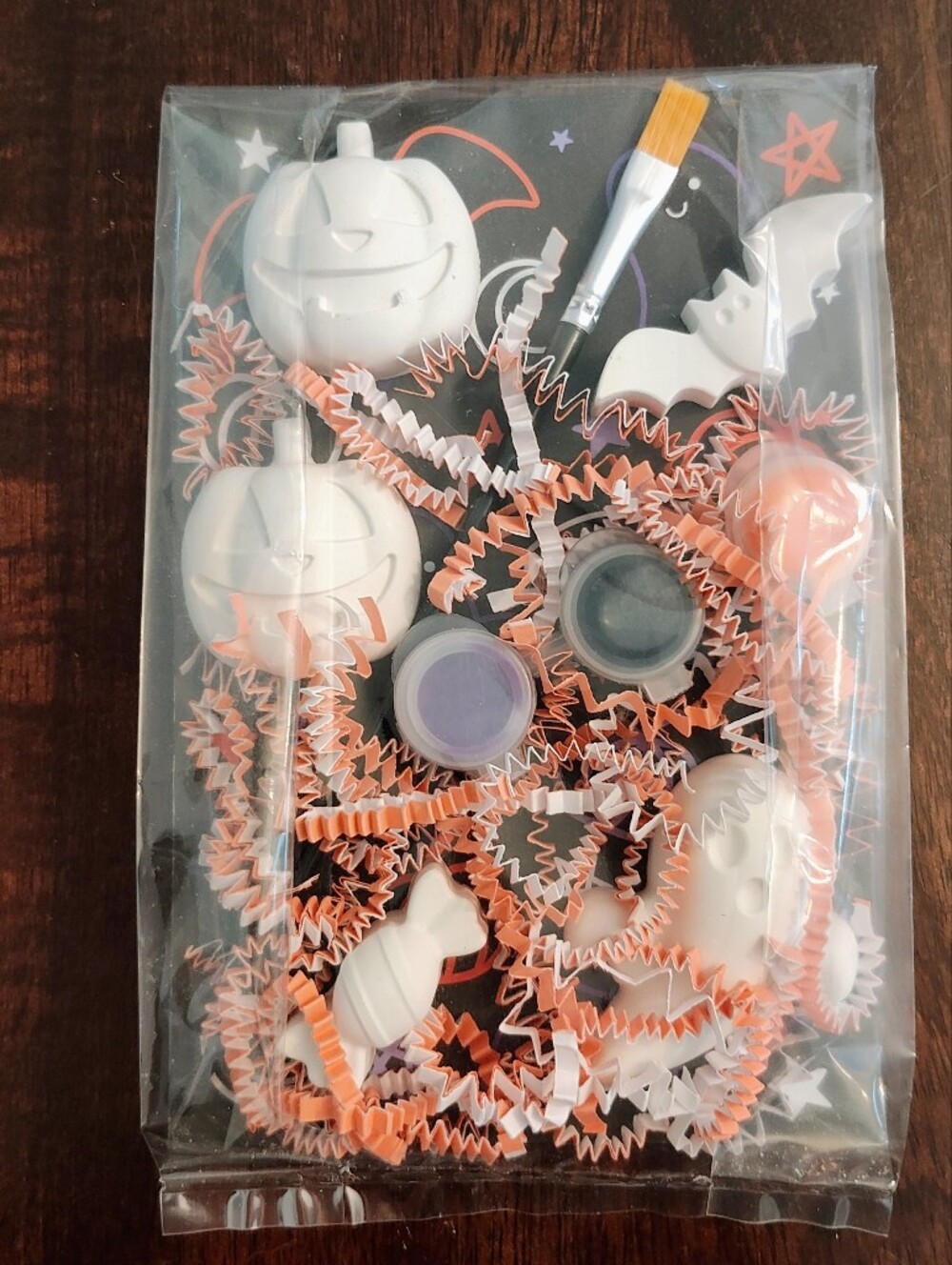 Halloween Pumpkins & Ghost, Candy, Ghost, Bat Paint-Your-Own Decoration Kit